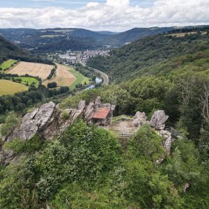 Felsformation Hohe Ley oberhalb der Lahn. Foto: Simon Ostermann
